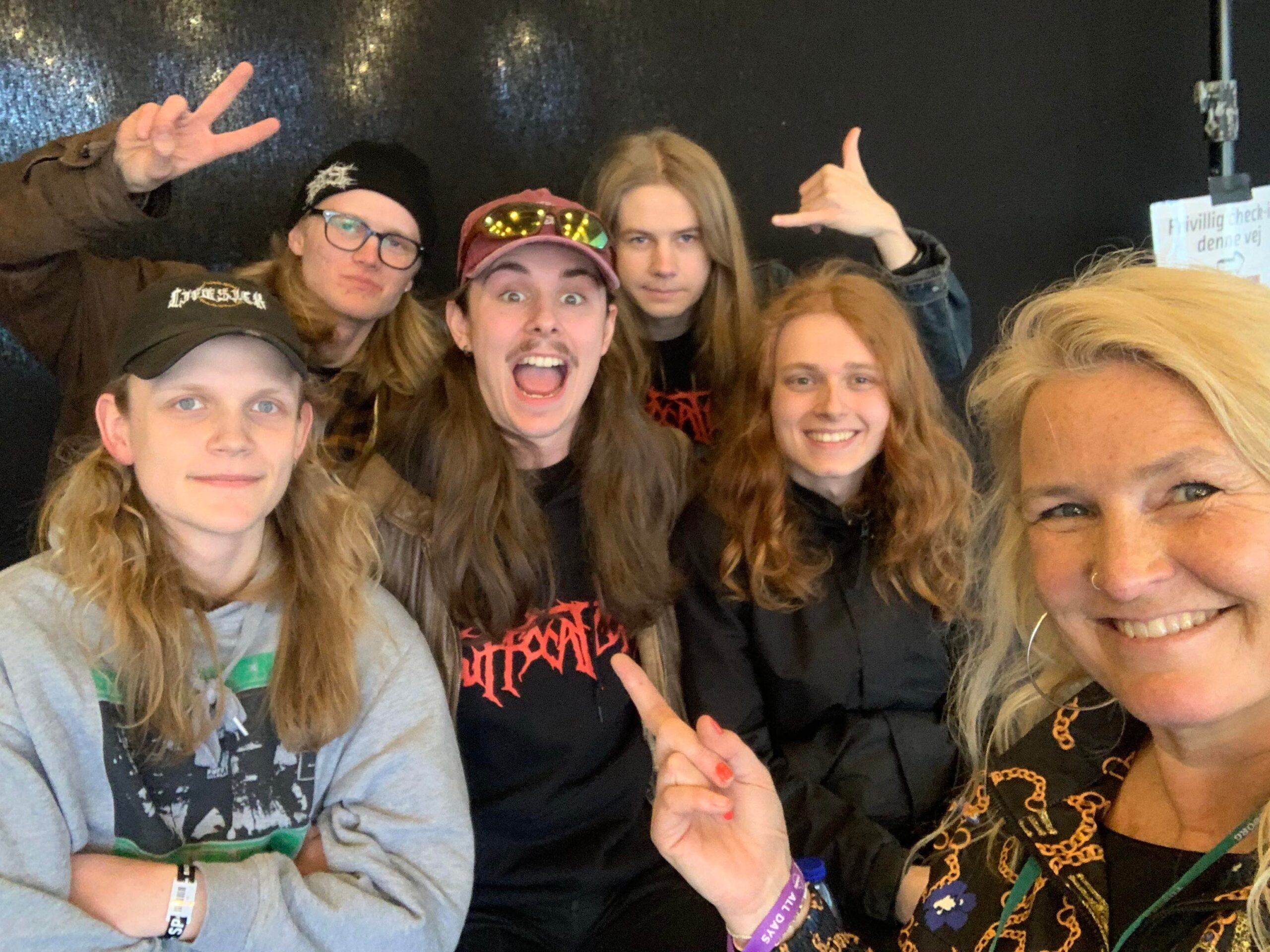 Nakkeknækker - Når dødsmetal er kærlighed 2 Signe og NK scaled