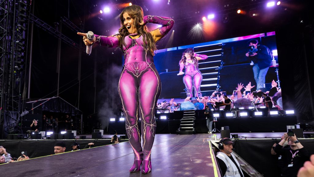 Nelly Furtado åd Jelling med hud og hår