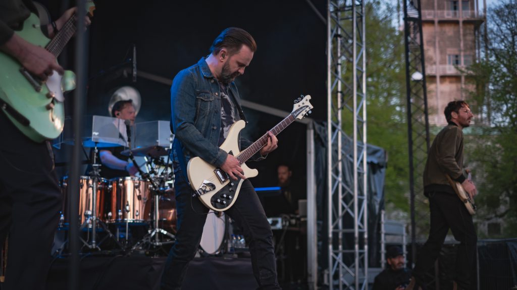 Tim Christensen på tour med Danmarks Underholdningsorkester