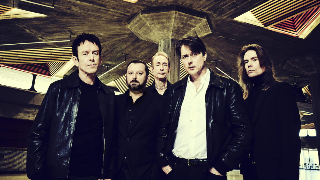 Suede rammer Royal Arena til marts 2026