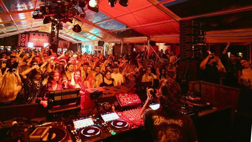 Caprices Festival 25 -Goa vibes på toppen af isbjerget