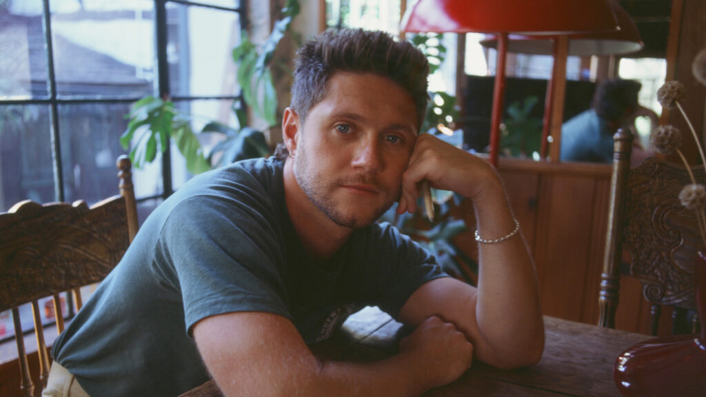Niall Horan sin “DINNER PARTY” LIVE ON TOUR