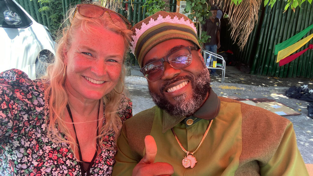 Signe møder Mashah Yasharahla på Jamaica