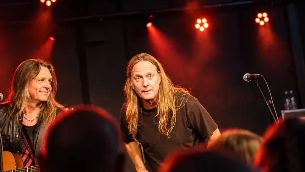 Jesper Binzer og Søren Andersen skabte rockmagi i intime rammer