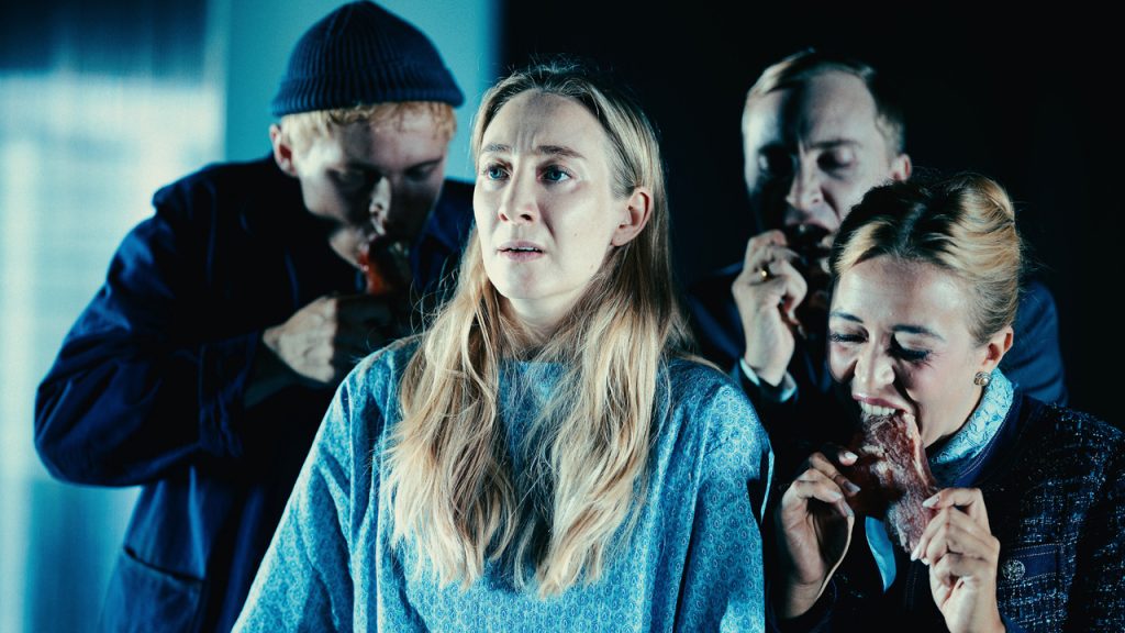 Kvalmende kød og dyrisk adfærd på Aarhus Teater